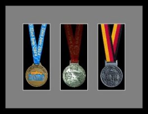 Marathon Medal Frame – S15-77i Black-Grey Mount