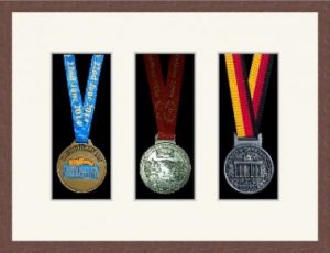 Marathon Medal Frame – S15-99F Dark Woodgrain-Antique White Mount