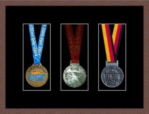Marathon Medal Frame – S15-99F Dark Woodgrain-Black Mount
